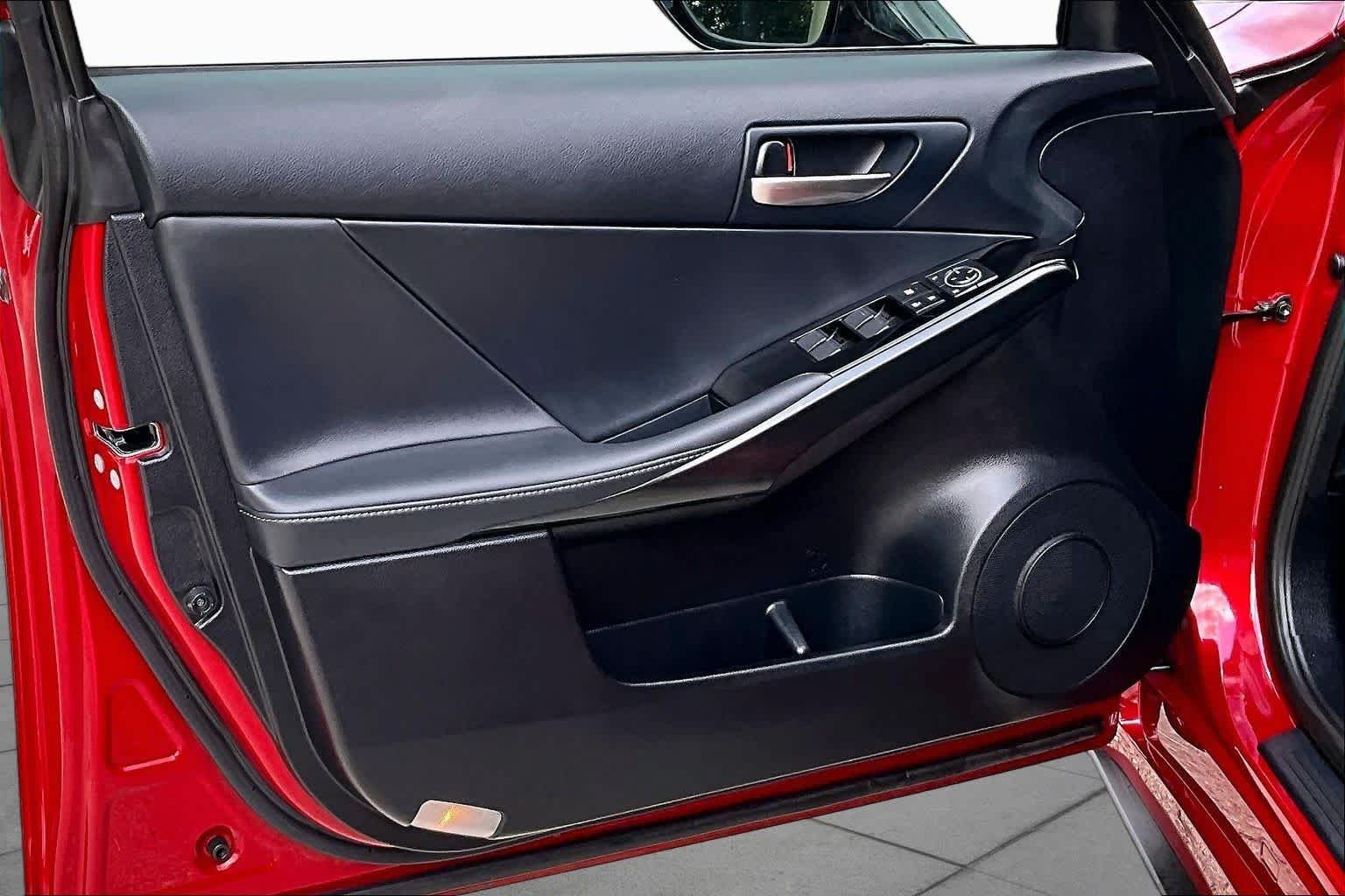 Used 2025 Matador Red Mica Lexus  image 26