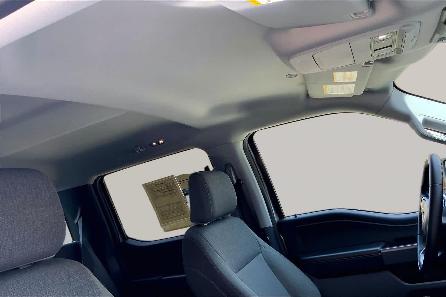 Used 2025 Iconic Silver Ford XLT image 14