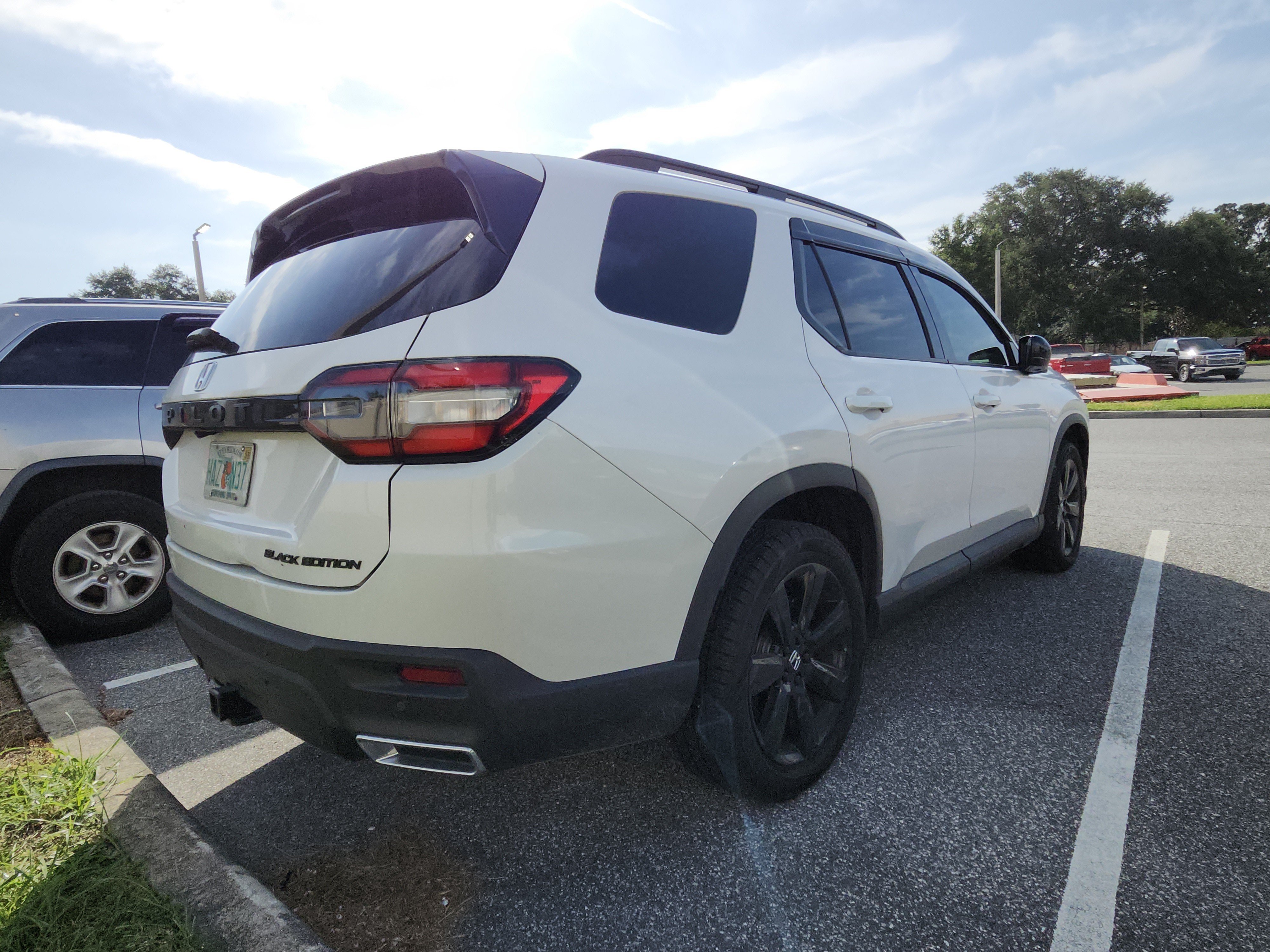 Used 2025 Platinum White Honda Black Edition image 16