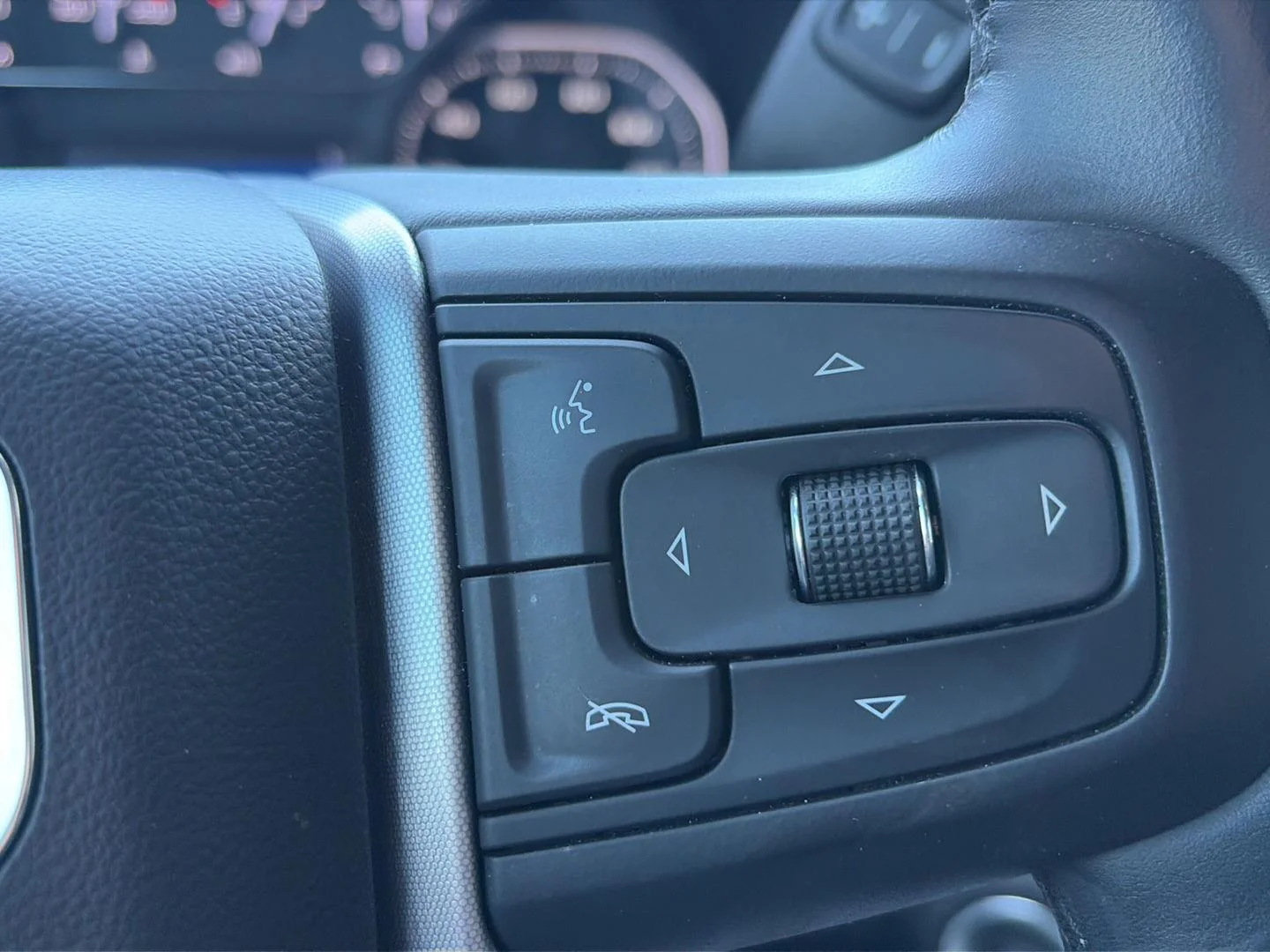Used 2021 Pacific Blue Metallic GMC Elevation image 17