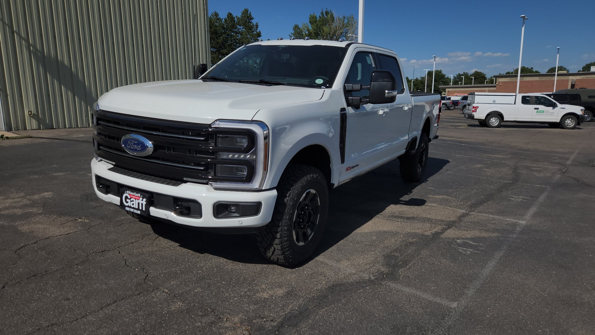 New 2026 Star White Metallic Tri-Coat Ford Platinum image 2