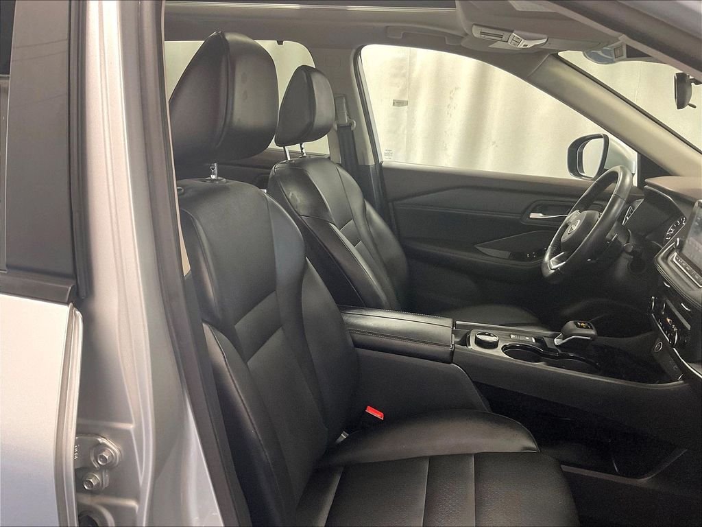 Used 2023 Silver Nissan SV image 11