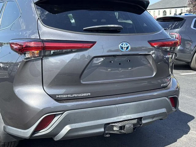 Used 2021 Gray Toyota XLE image 11