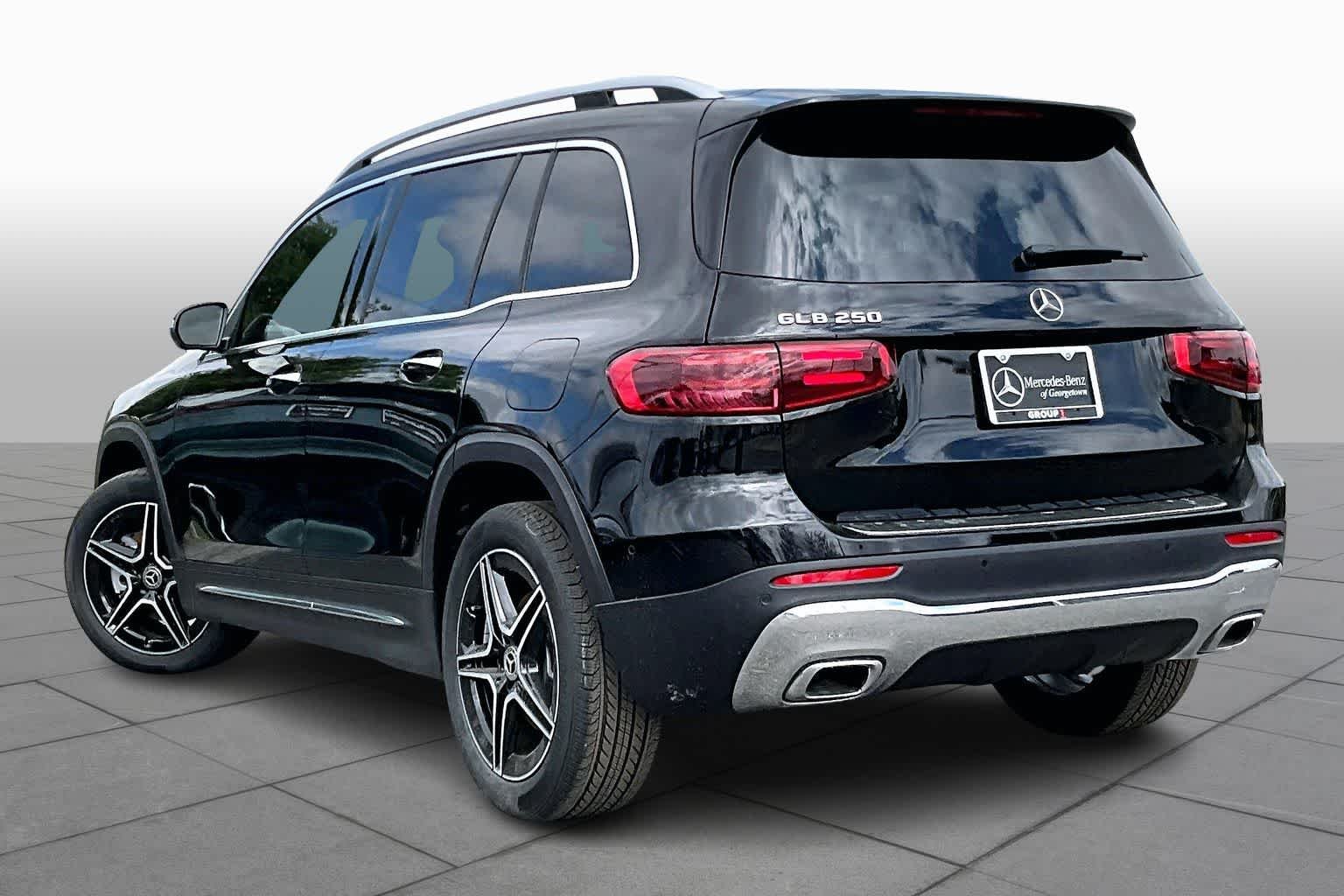 New 2026 Night Black Mercedes-Benz GLB 250 image 4
