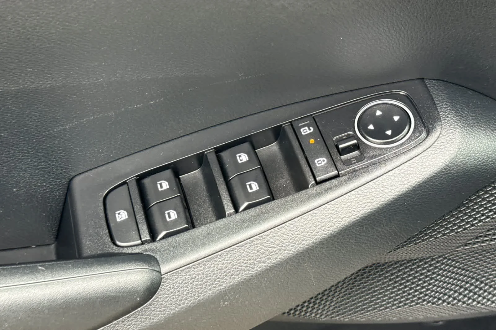 Used 2024 Snow White Pearl Kia LX image 12