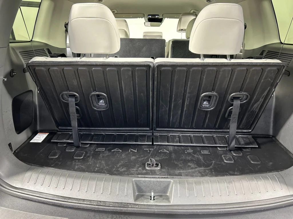 Used 2025 Gray Hyundai SEL image 19