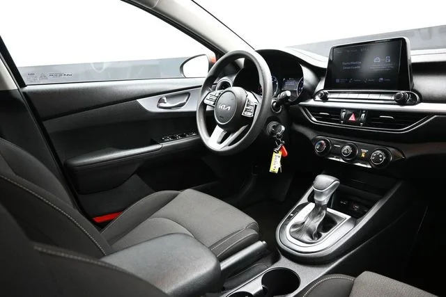 Used 2023 Red Kia LXS image 16
