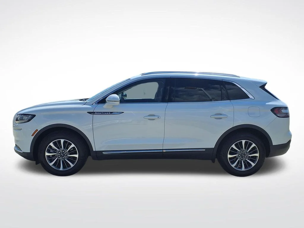 Used 2022 White Lincoln Standard image 5