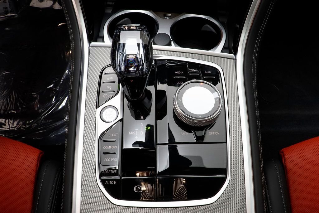 2025 BMW 8 Series 840i - Photo 15
