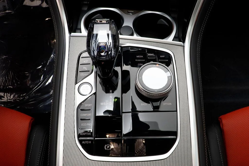 2025 BMW 8 Series 840i - Photo 15
