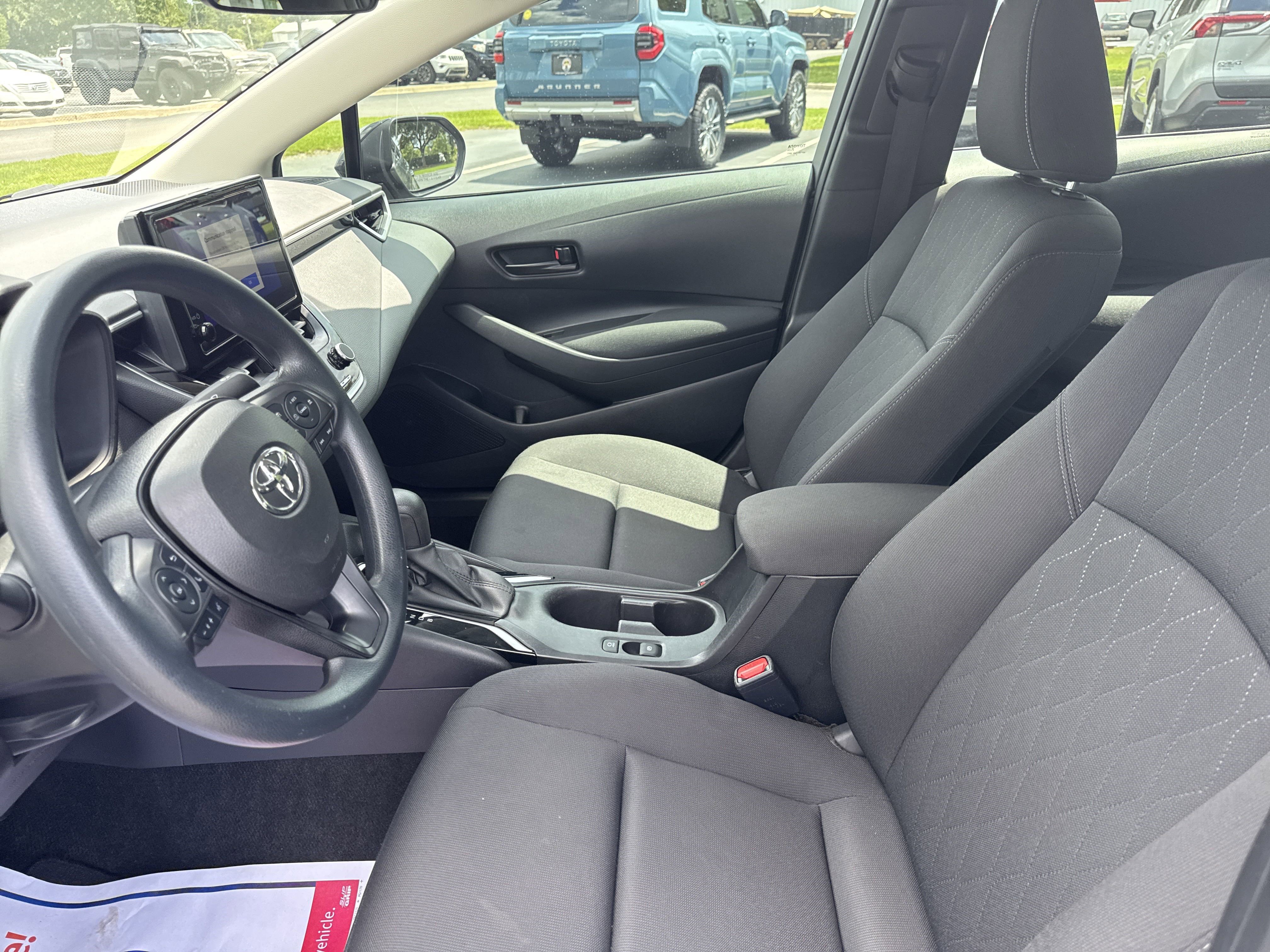 Used 2024  Toyota  image 13