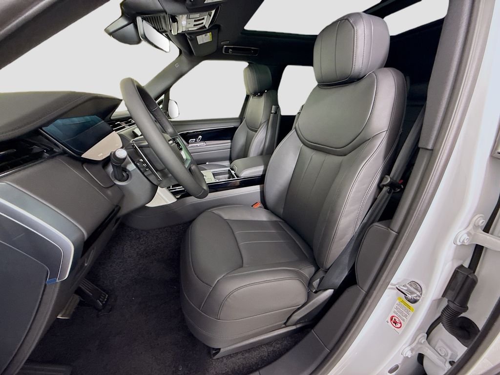 New 2026 Fuji White Land Rover SE image 18
