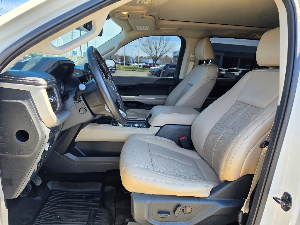Used 2022 White Metallic Ford XLT image 33