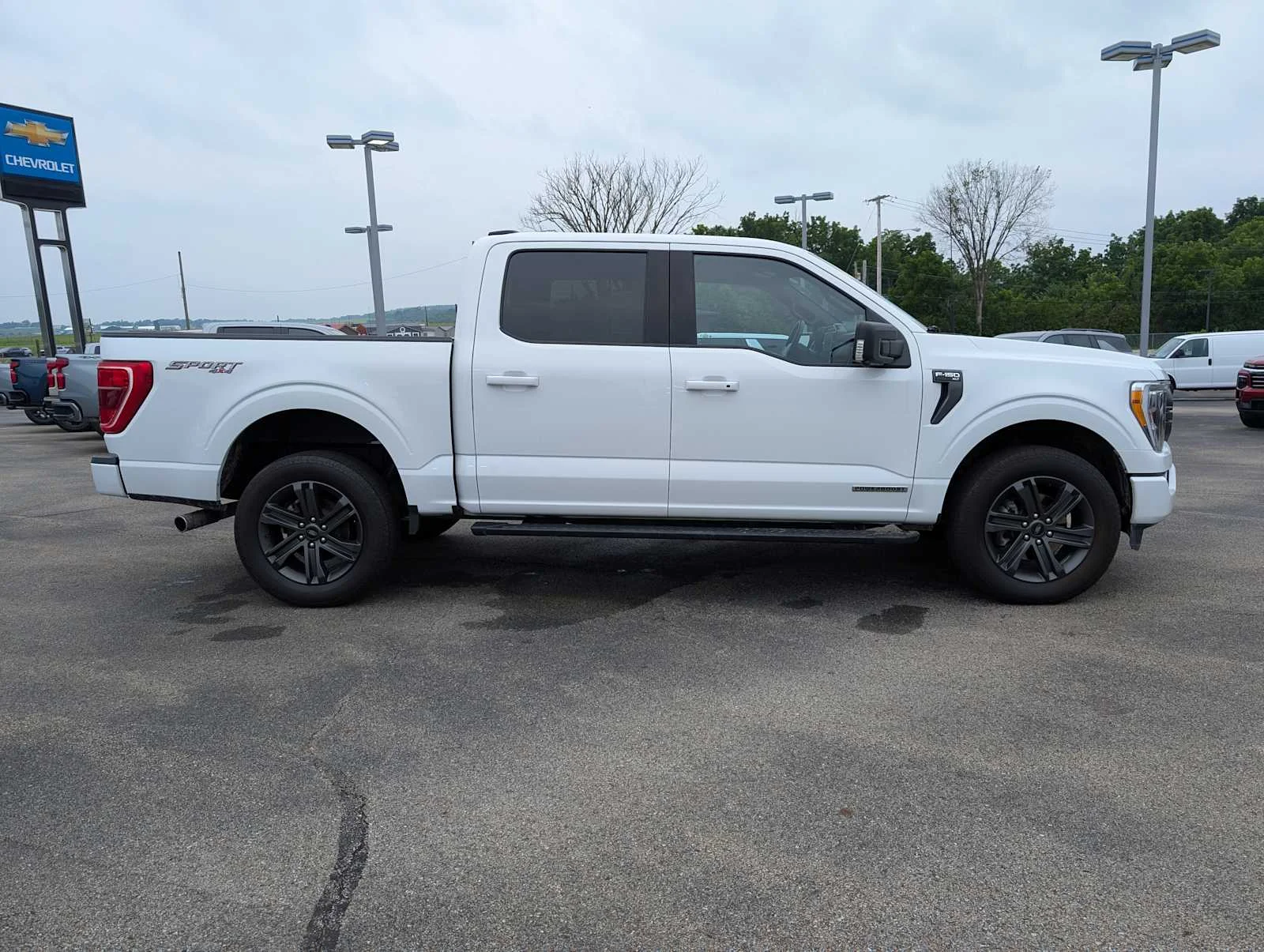 Used 2023 Oxford White Ford XLT image 8