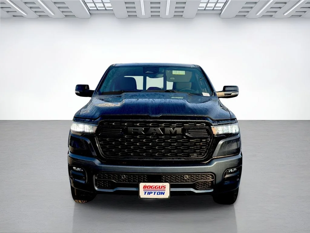 New 2026 Diamond Black Crystal Pearl-Coat Exterior Paint RAM Big Horn/Lone Star image 8