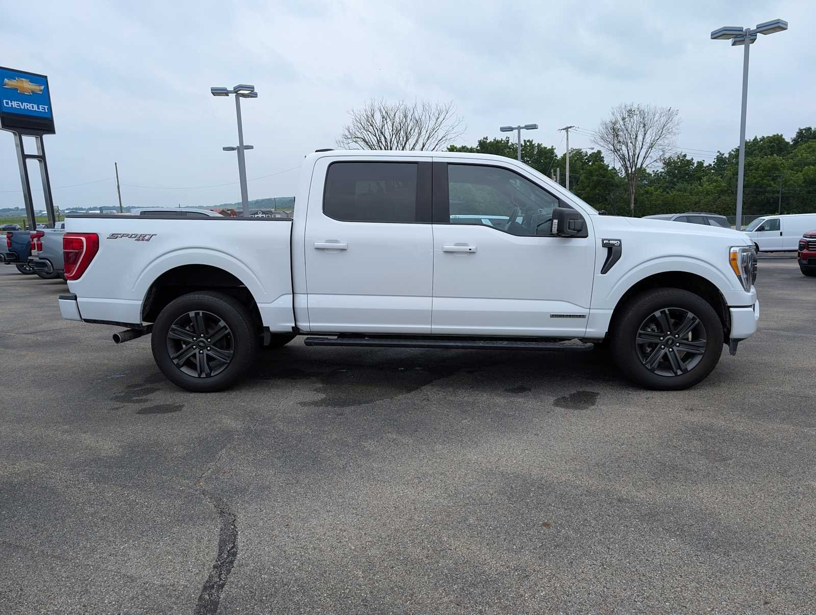 Used 2023 Oxford White Ford XLT image 8
