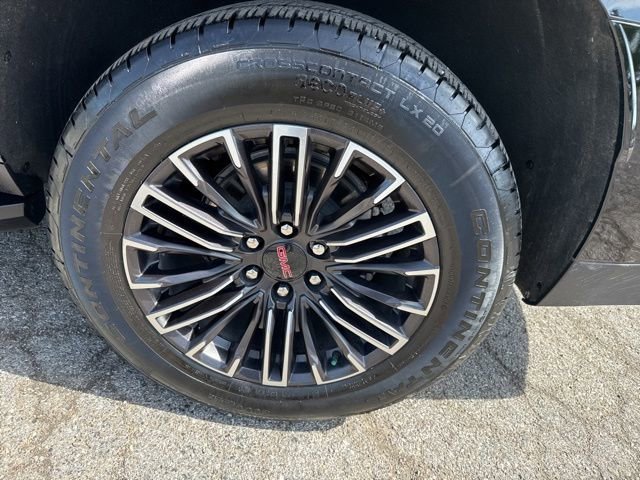 Used 2025 Onyx Black GMC Elevation image 19