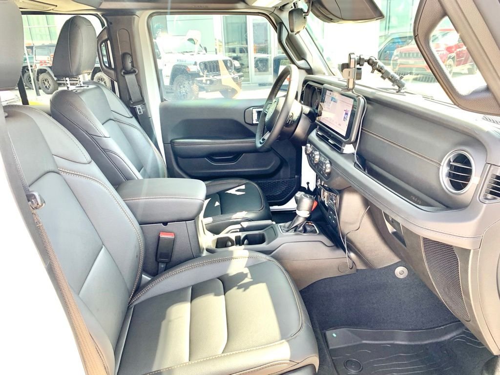Used 2026 White Jeep Sahara image 29