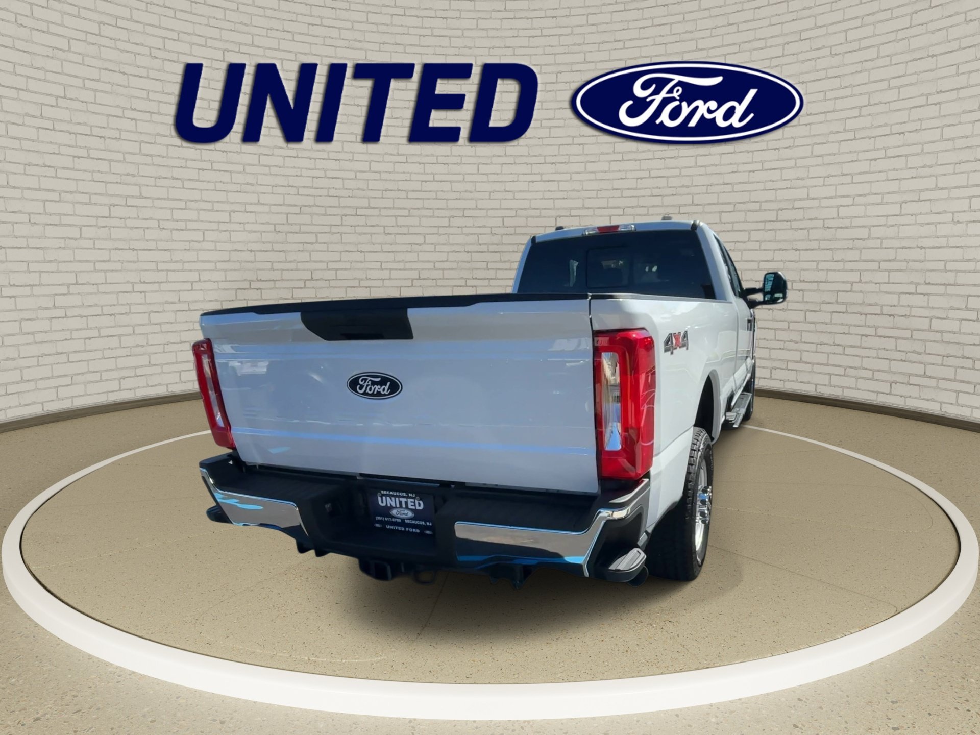 New 2027 Oxford White Ford F-350® XL image 8