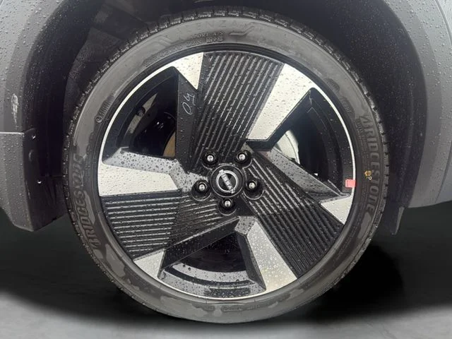 Used 2026 Gray Nissan SR image 9