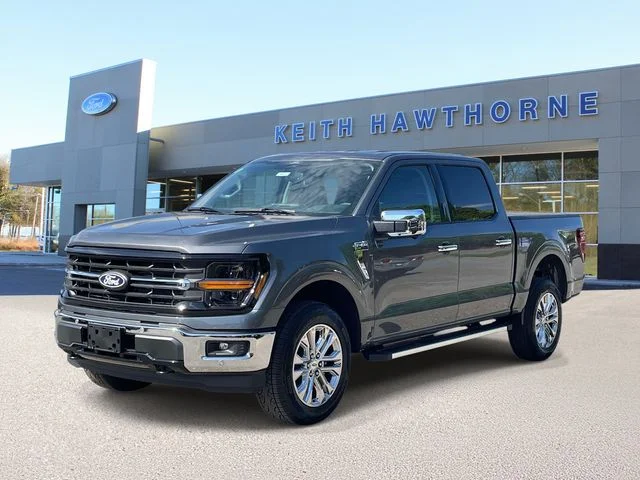 New 2026 Carbonized Gray Metallic Ford XLT image 3