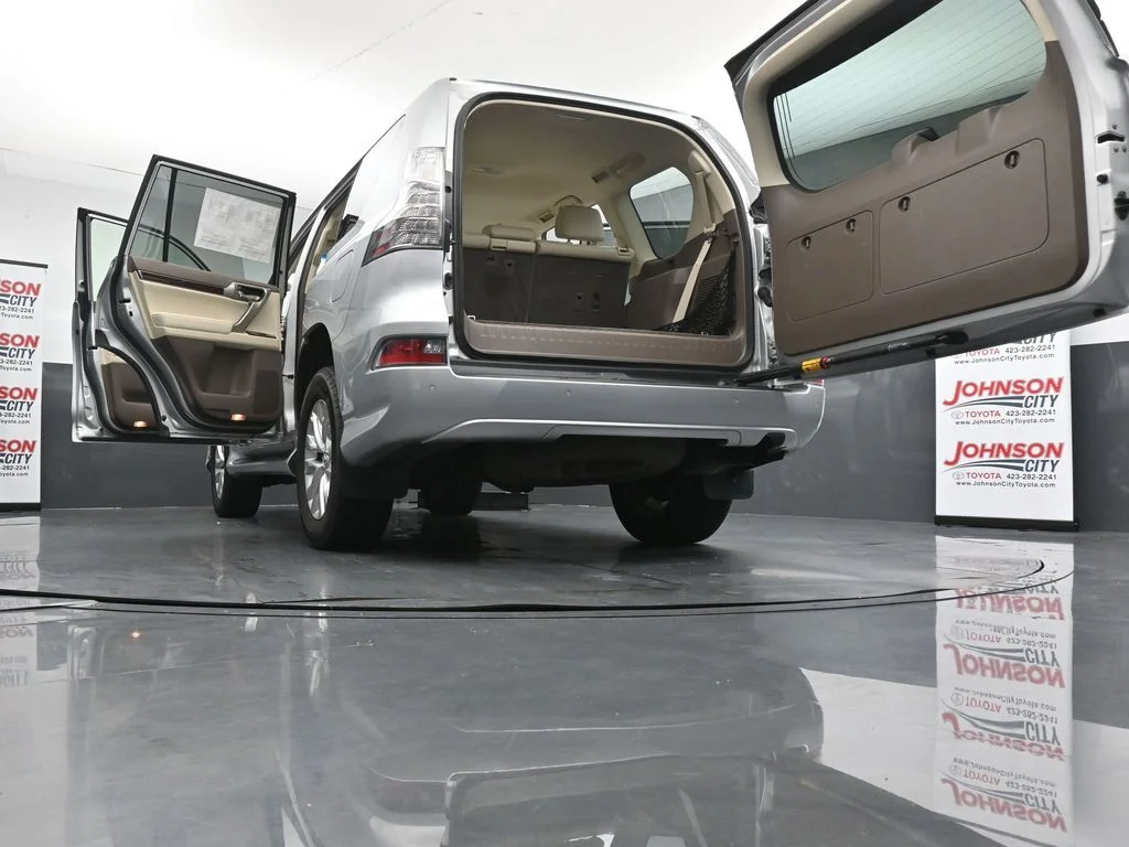 Used 2019 Silver Lexus 460 image 44