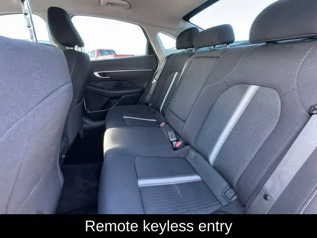 Used 2023 White Hyundai SEL image 19