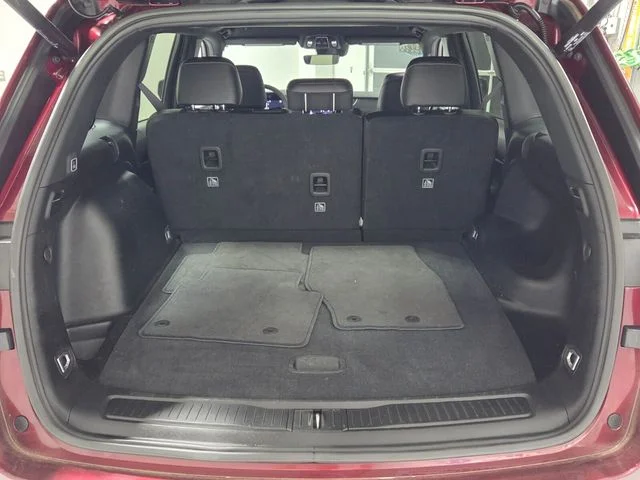 Used 2025 Red Jeep Altitude image 12