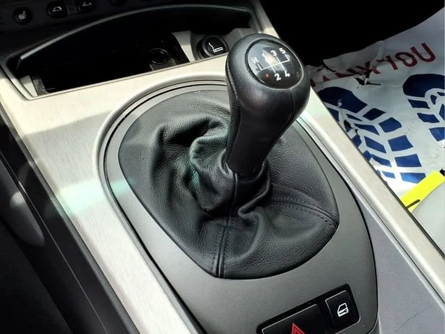 Used 2003  BMW 2.5i image 8
