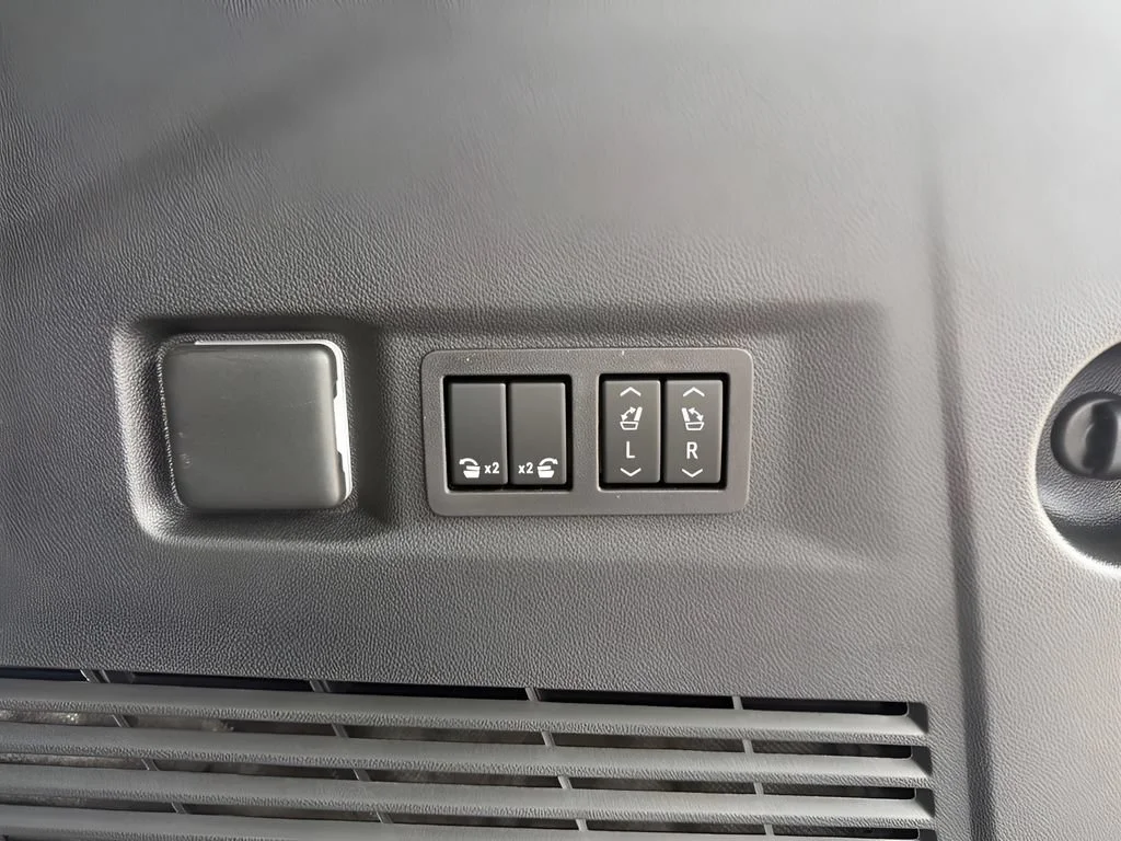 New 2026 Glacier White Tricoat GMC Denali Ultimate image 36