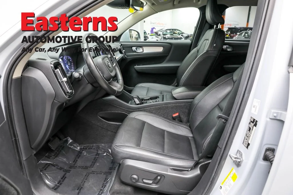 Used 2021 Silver Volvo Momentum image 13