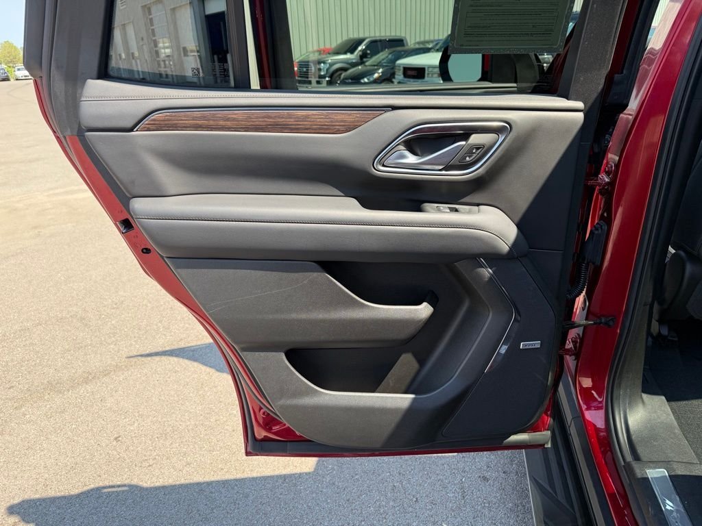 Used 2022 Red Chevrolet High Country image 12