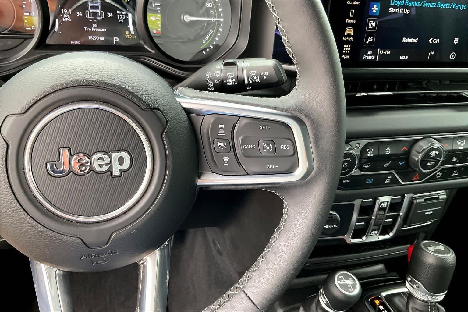 Used 2025 Black Clearcoat Jeep Sahara image 23