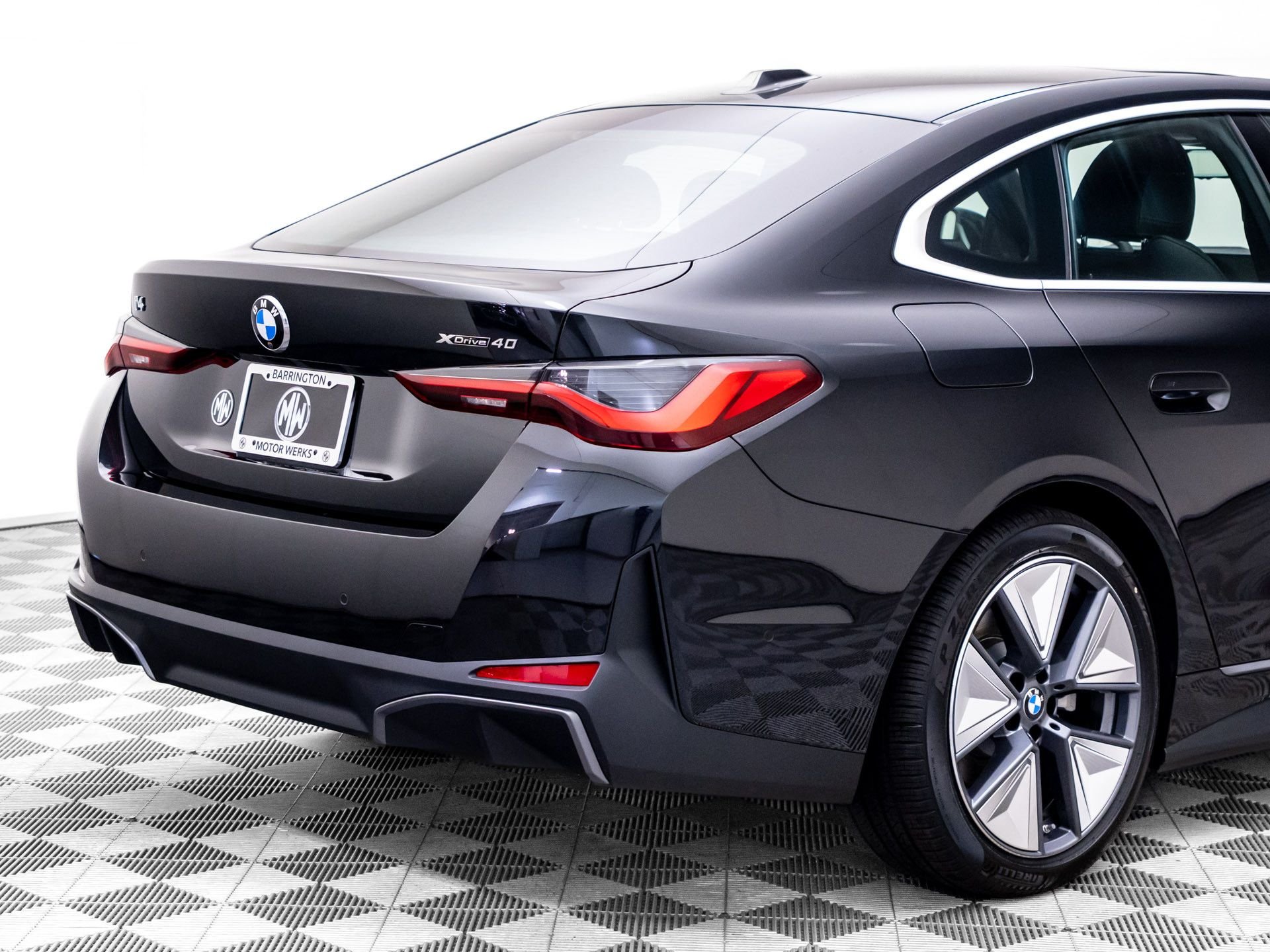 New 2026 Black Sapphire Metallic BMW xDrive40 image 34