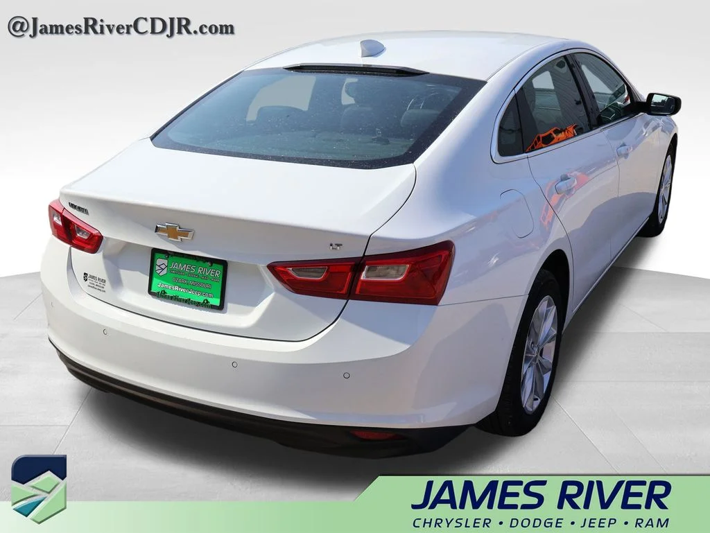 Used 2024 White Chevrolet LT image 5