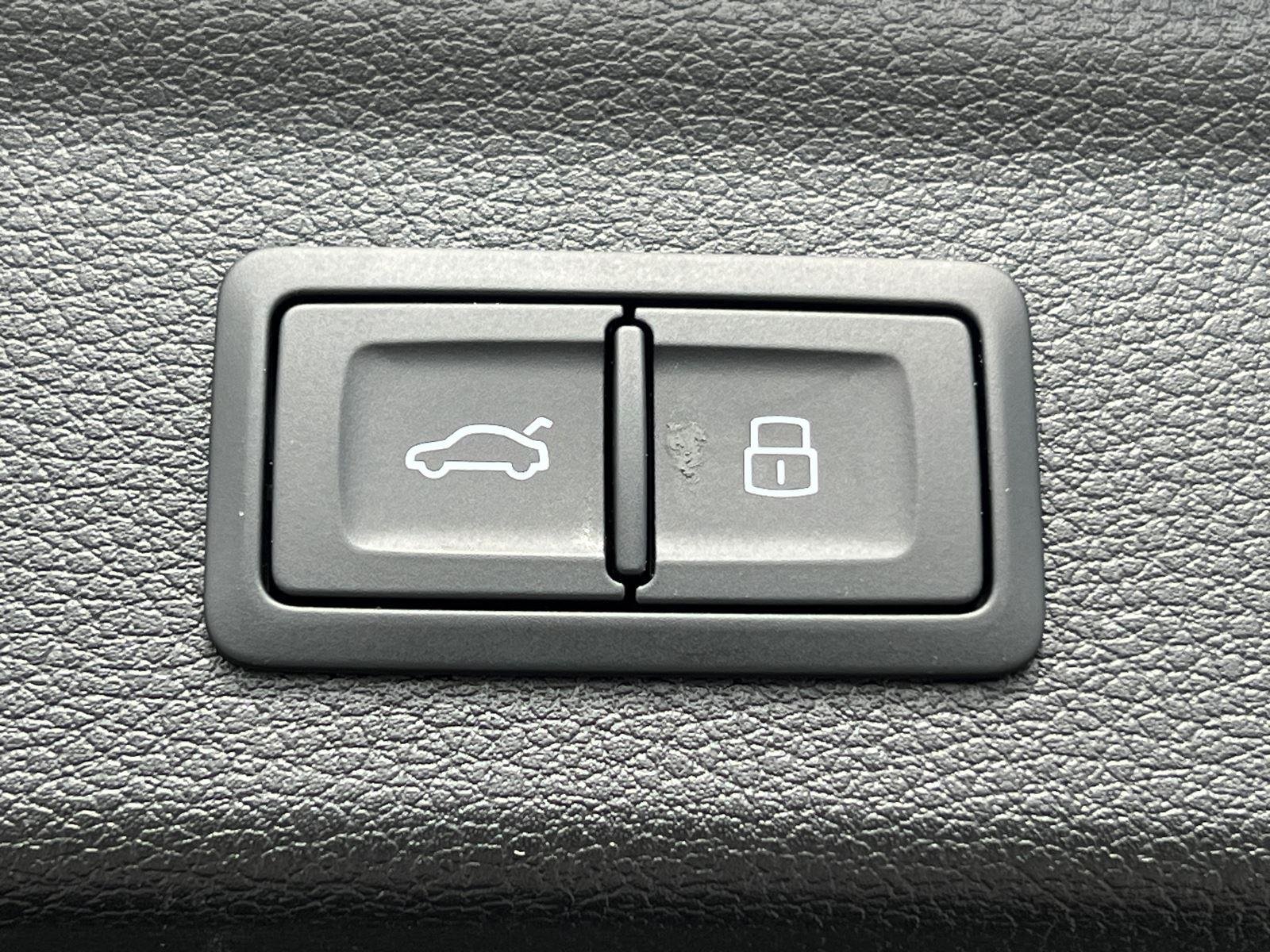Used 2025 Mythos Black Metallic Audi S line Premium image 19