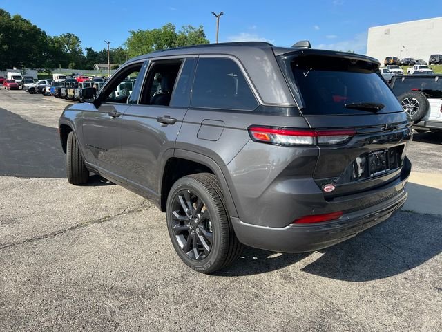 New 2026 Baltic Gray Metallic Clear-Coat Exterior Paint Jeep Limited Reserve image 10