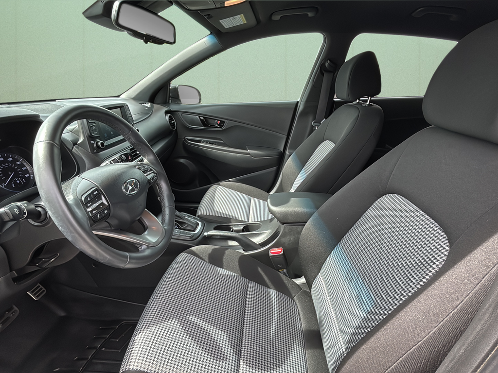 Used 2021 Chalk White Hyundai NIGHT image 18