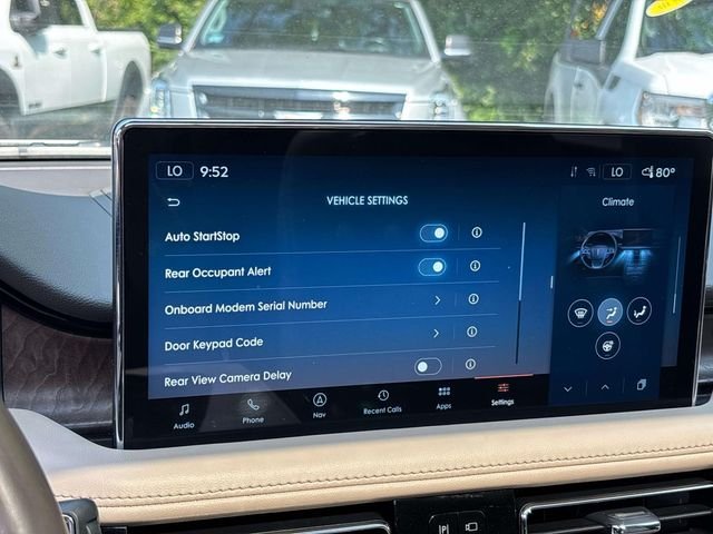Used 2022 Pearl Metallic Lincoln Reserve image 32