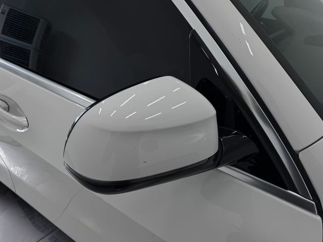 Used 2021 Alpine White BMW sDrive40i image 43