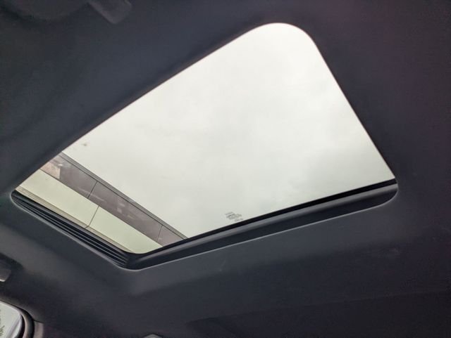 Used 2017 Red Ford Limited image 22