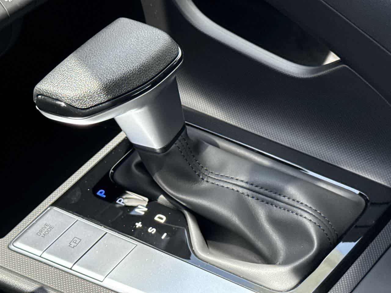 2025 Hyundai Elantra SE - Photo 21