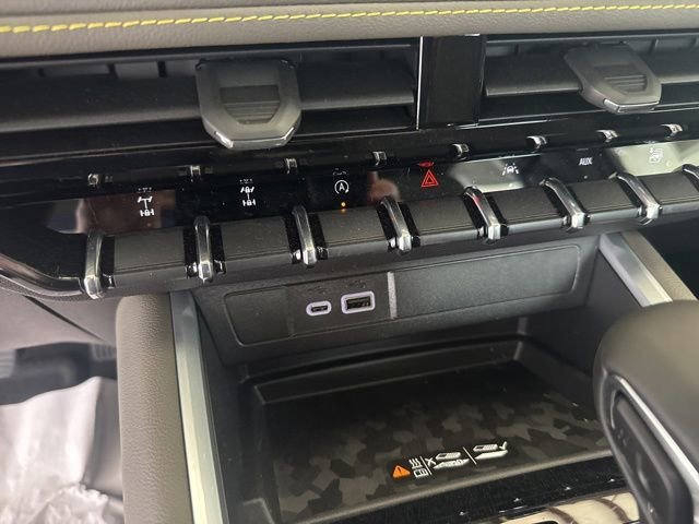 2026 Chevrolet Colorado ZR2 - Photo 17