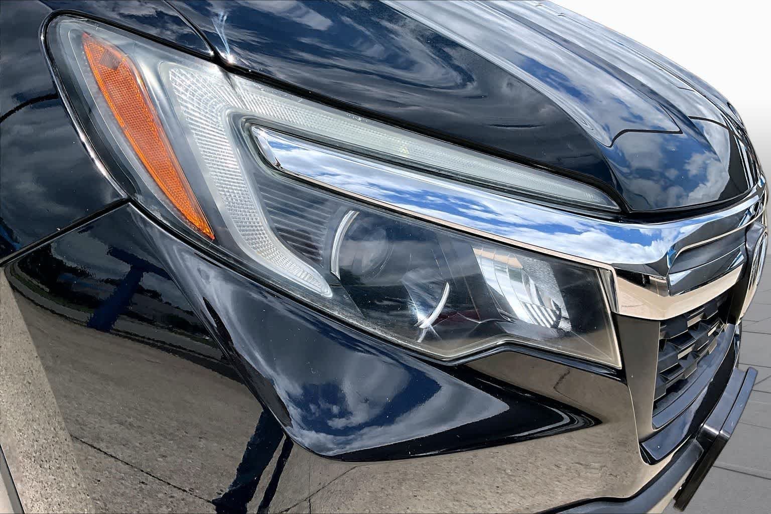 Certified Used 2018 Crystal Black Pearl Honda RTL-T image 28
