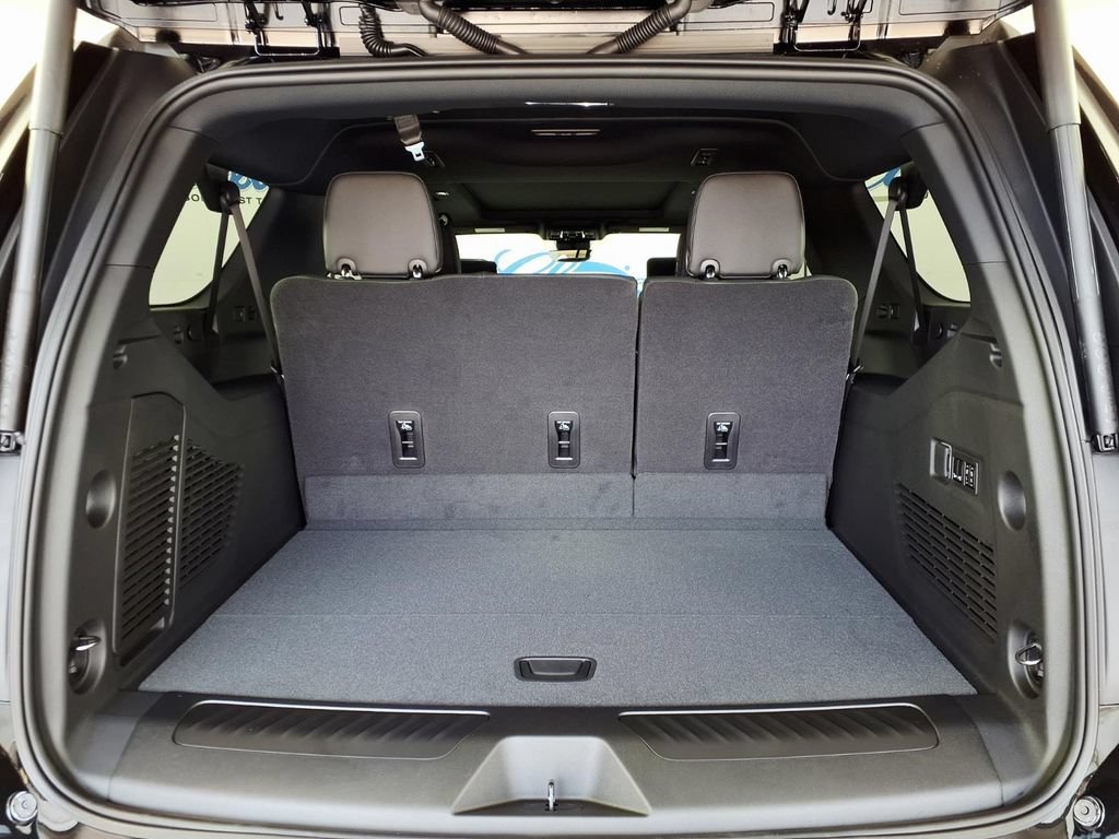 New 2026 Onyx Black GMC Elevation image 8