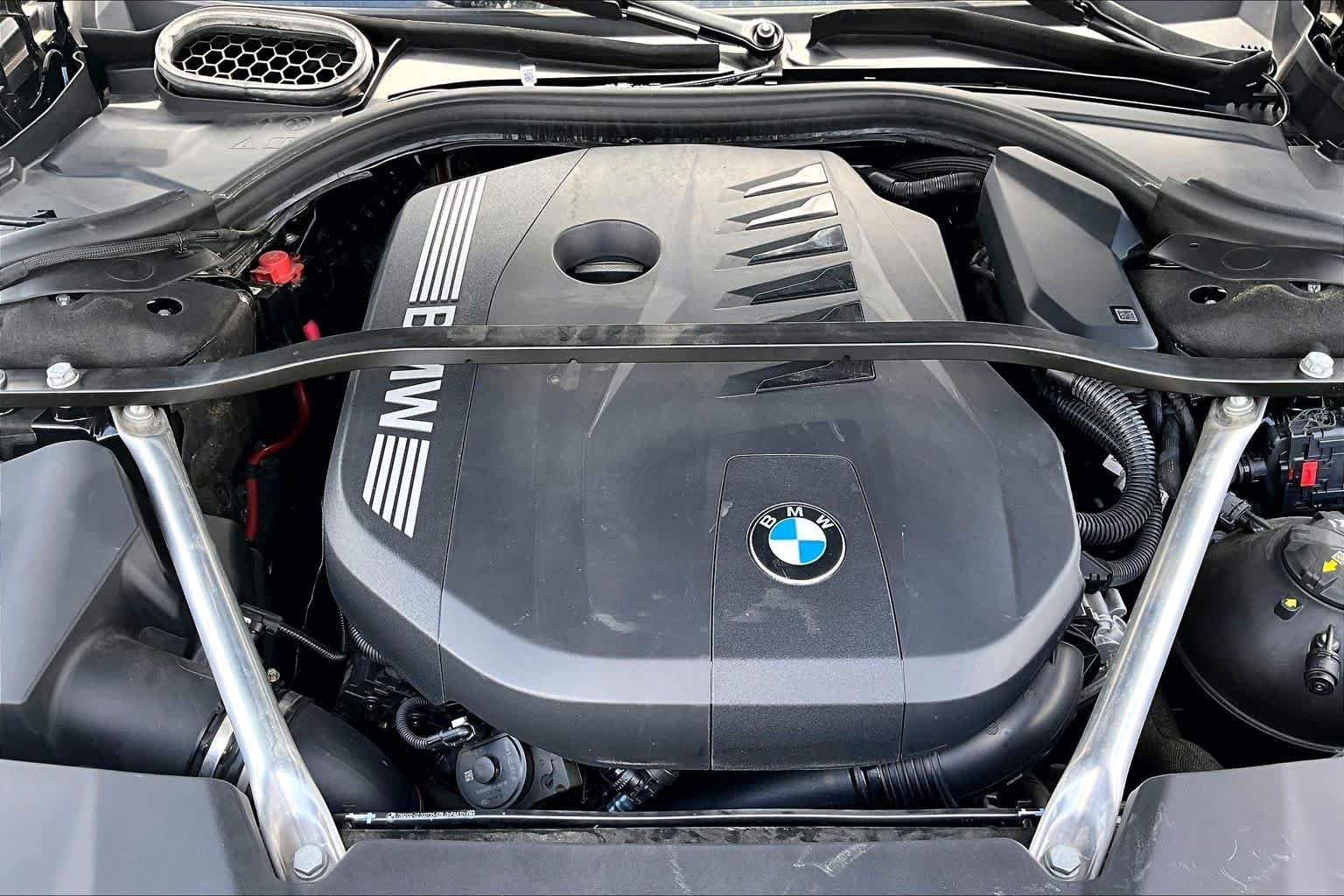 Used 2023 Black Sapphire Metallic BMW 740i image 33