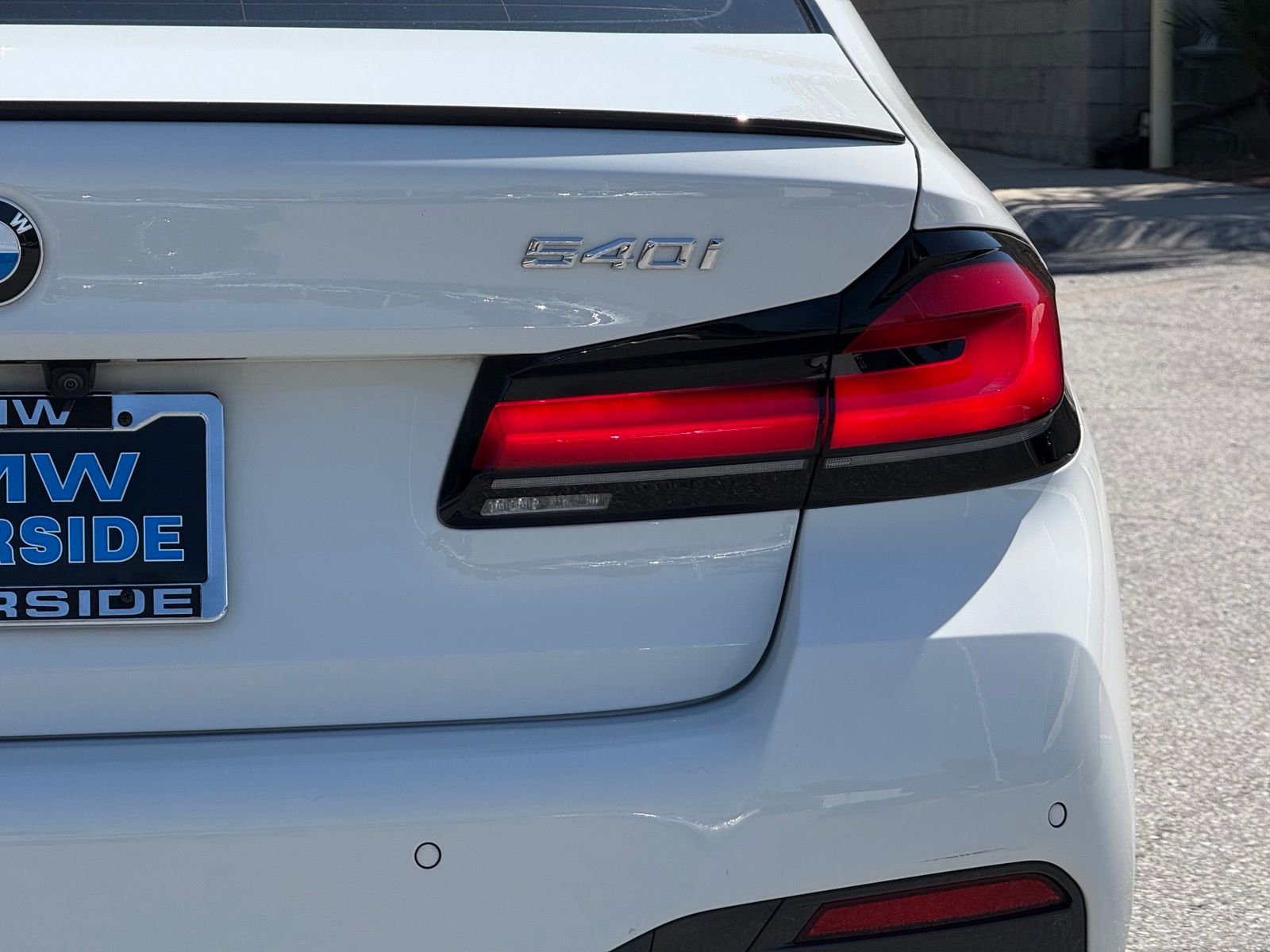 Used 2023 Alpine White BMW 540i image 14