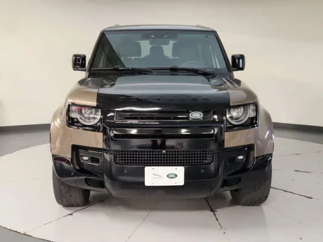 Used 2023 Gondwana Stone Metallic Land Rover X image 9