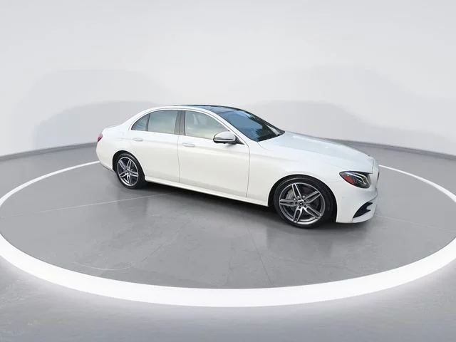 Used 2019  Mercedes-Benz E 300 image 2