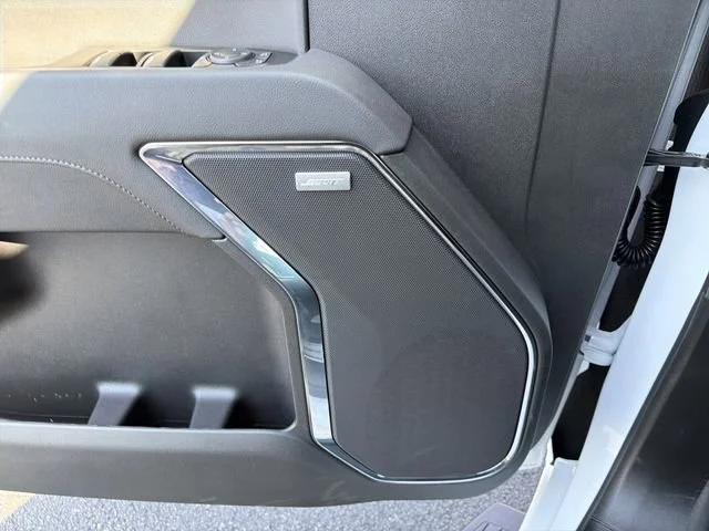New 2026 Summit White GMC Elevation image 21